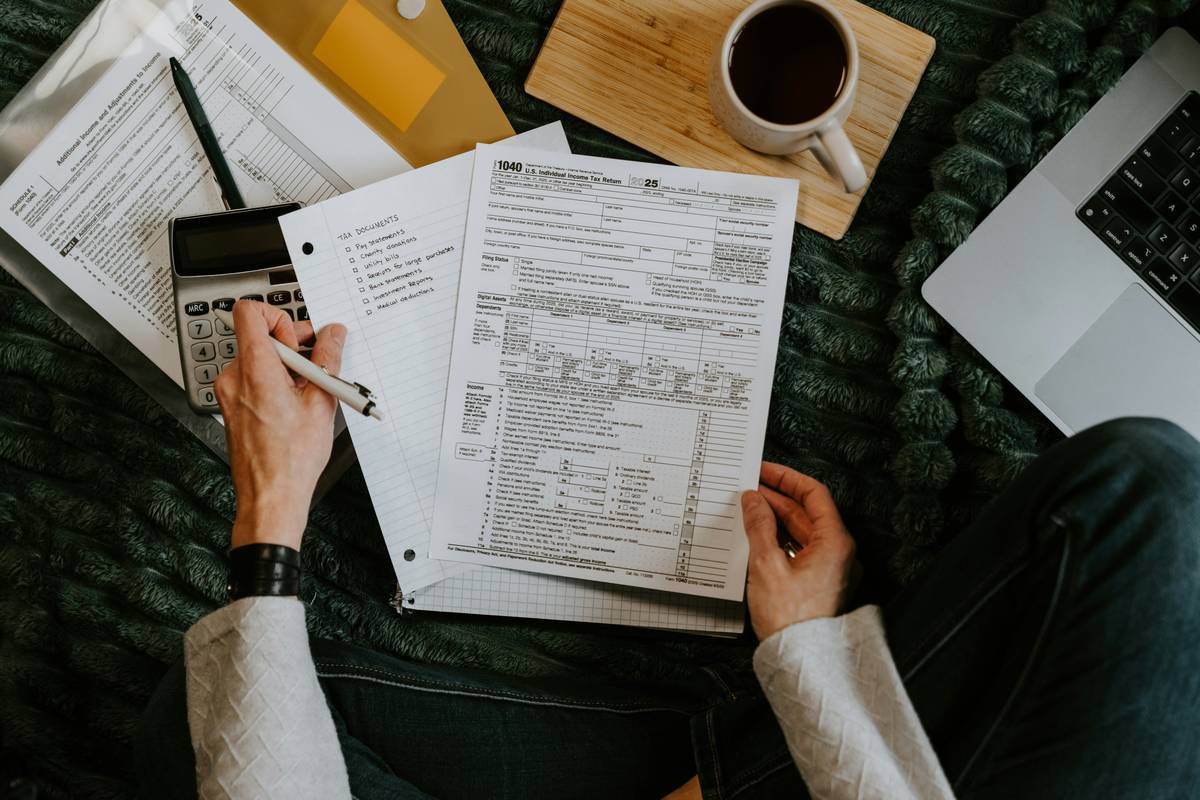 Goal-Based Saving Strategies: How Young Savers Can Turn Dreams into Dollars