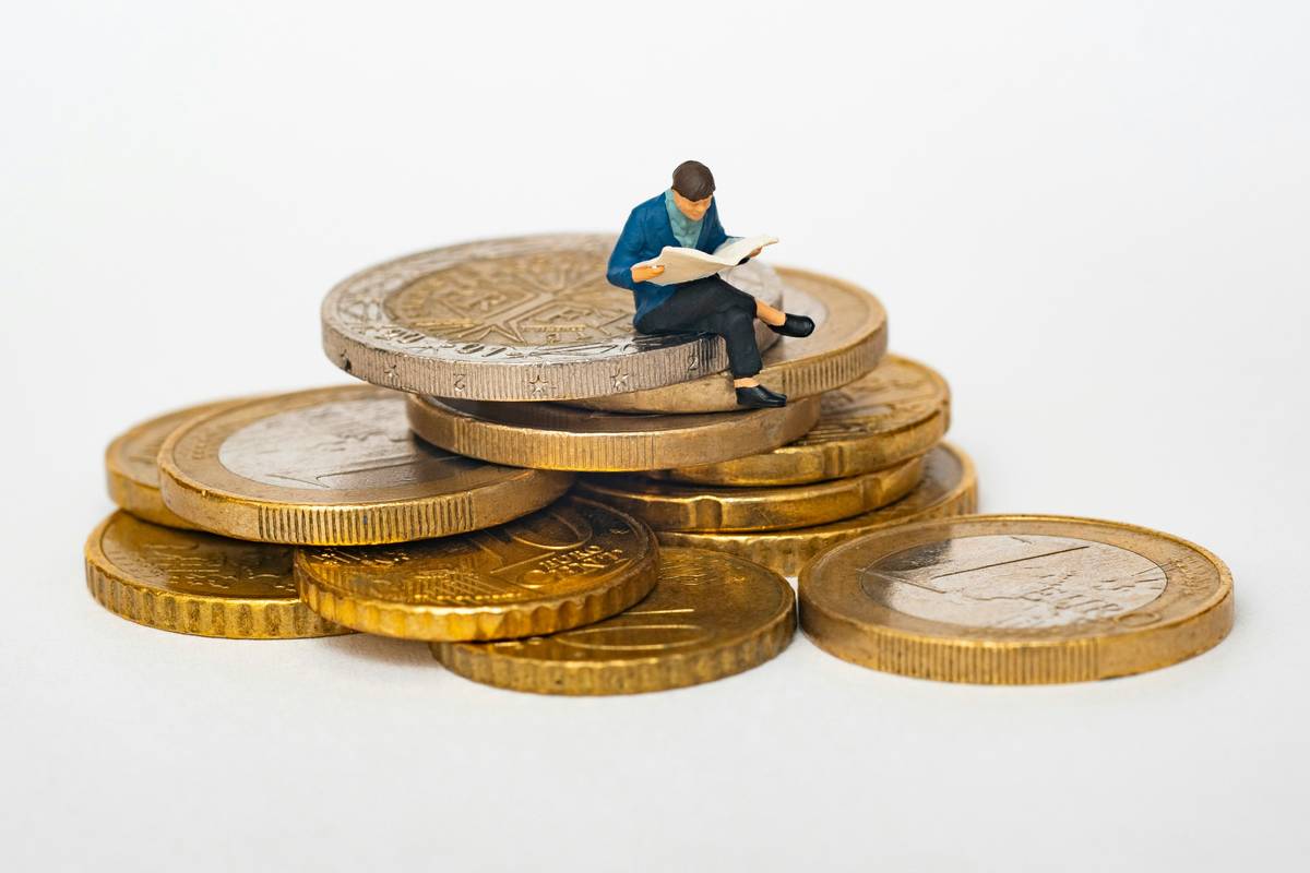 Interest Rate Comparisons: The Smart Way Teens & Young Adults Can Grow Their First Savings