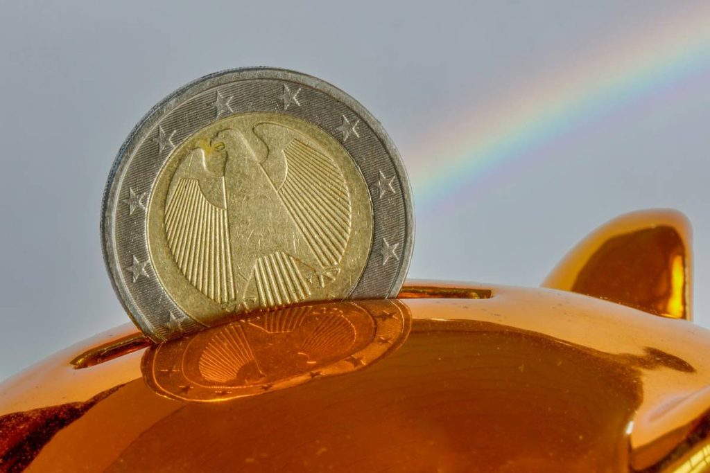 Setting Savings Targets: How Teens and Young Adults Can Build Real Wealth from $5